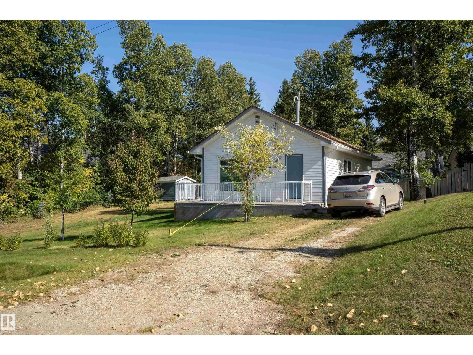 514 & 515 LAKESIDE DR