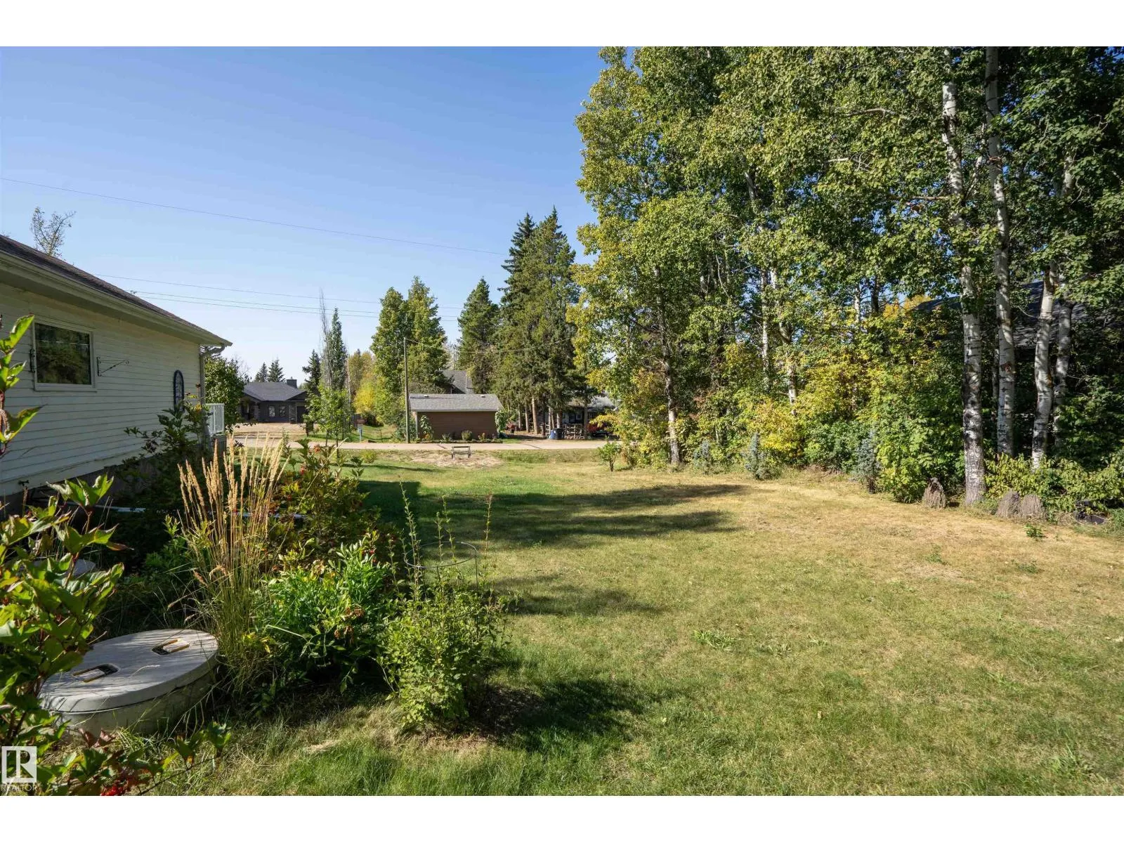 514 & 515 LAKESIDE DR