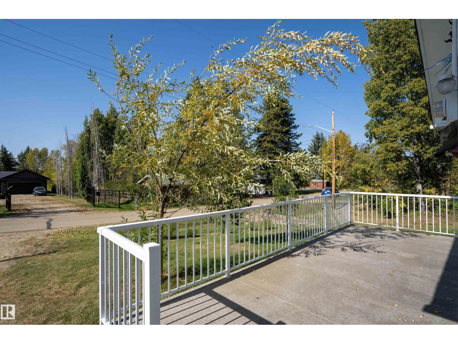 514 & 515 LAKESIDE DR