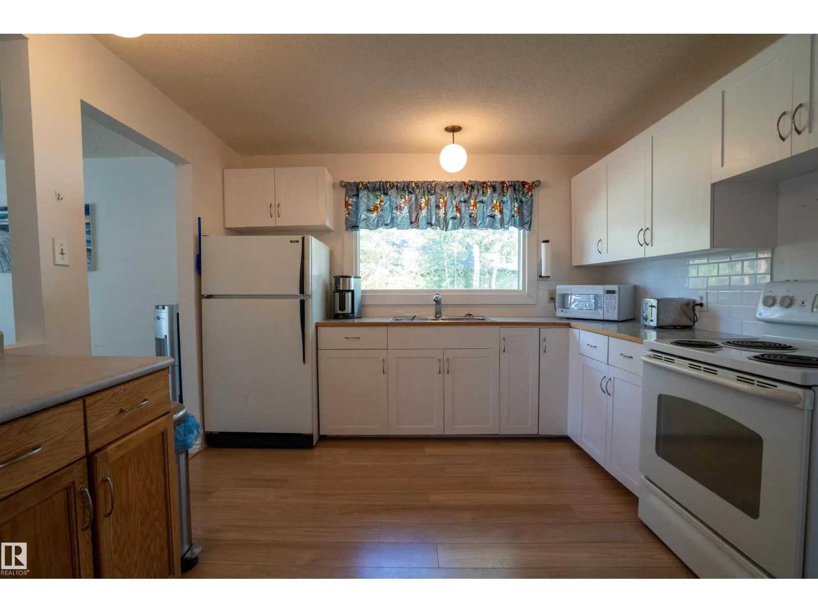 514 & 515 LAKESIDE DR