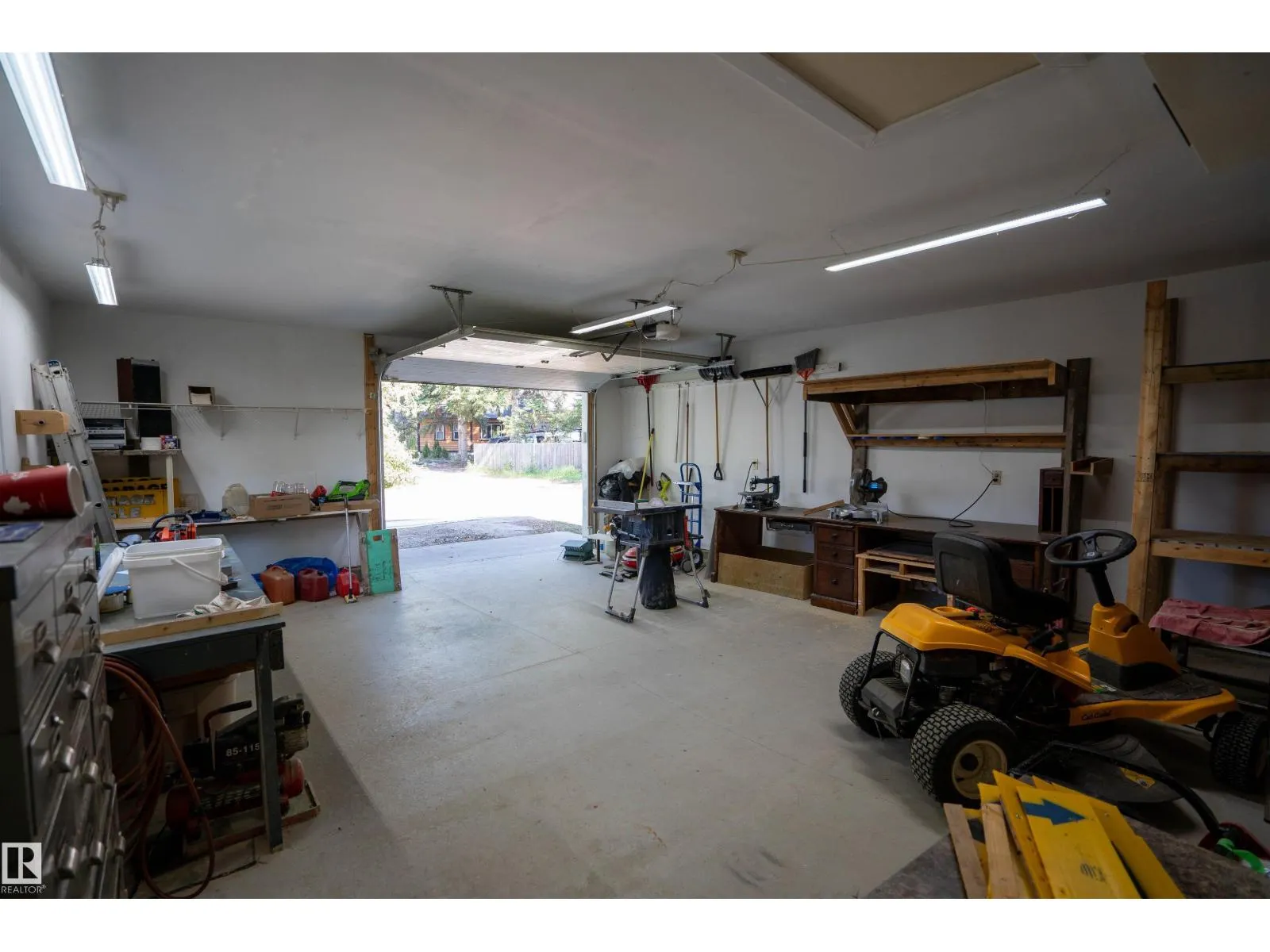 514 & 515 LAKESIDE DR