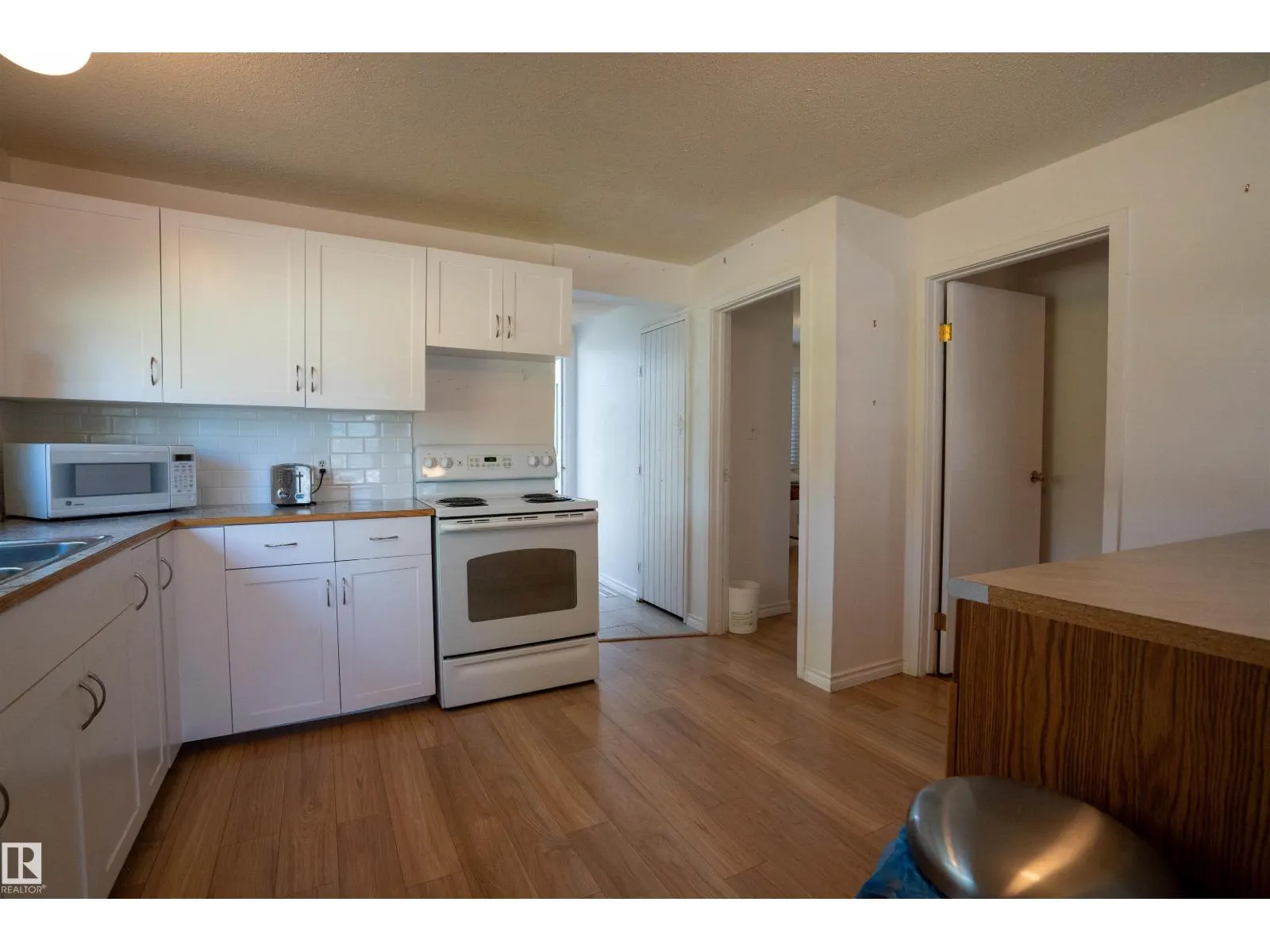 514 & 515 LAKESIDE DR
