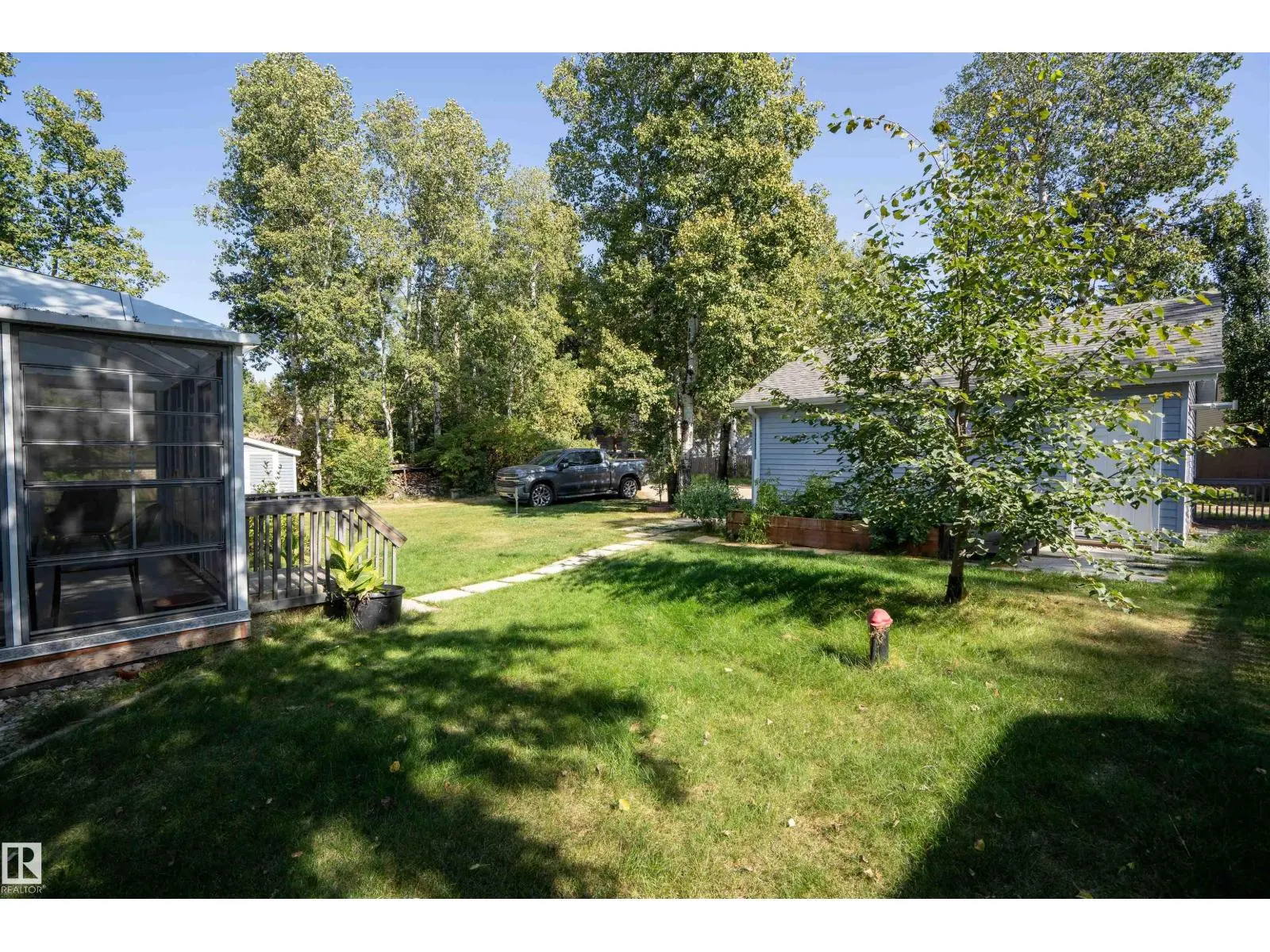 514 & 515 LAKESIDE DR