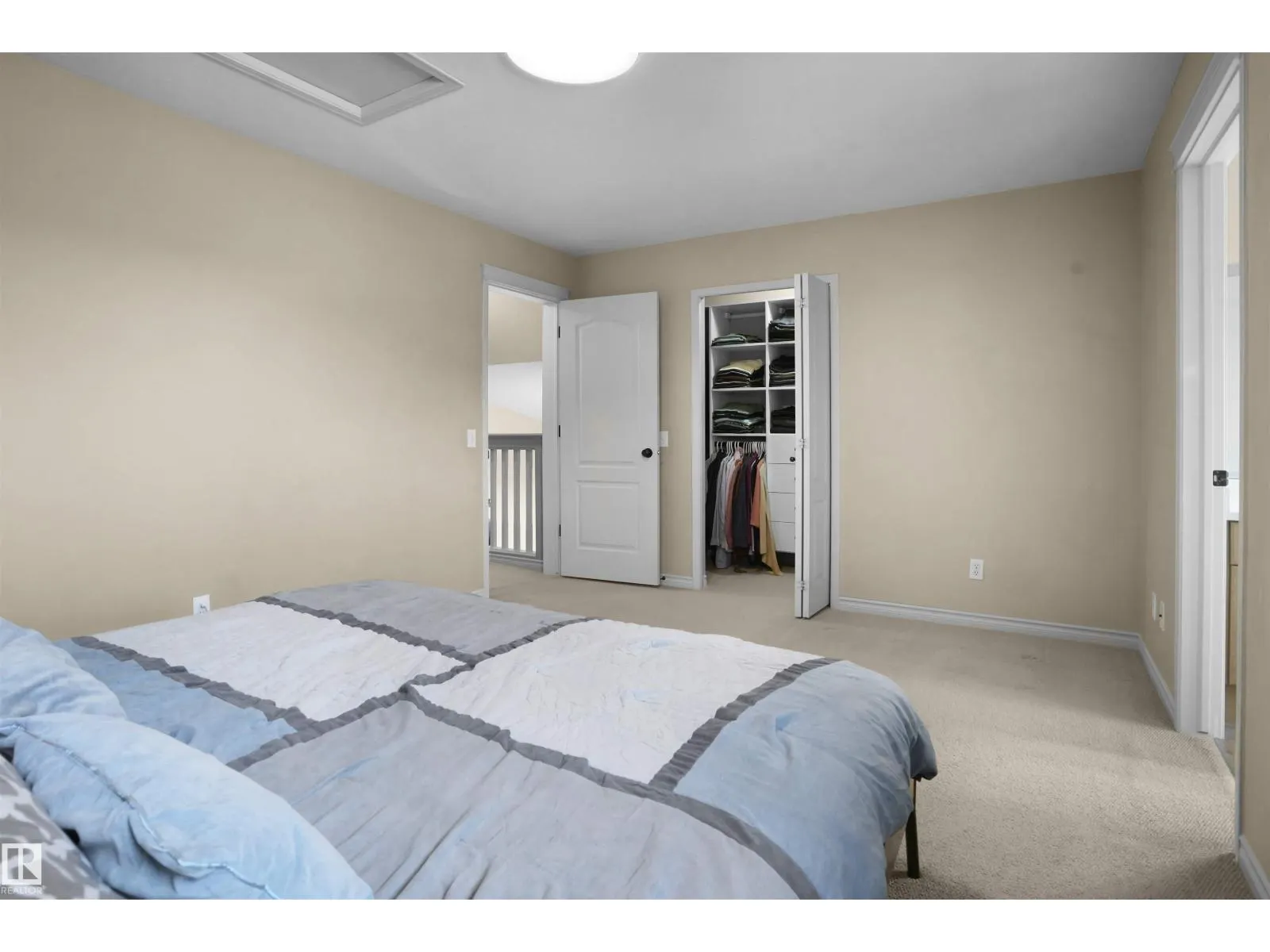 3812 163 AV NW