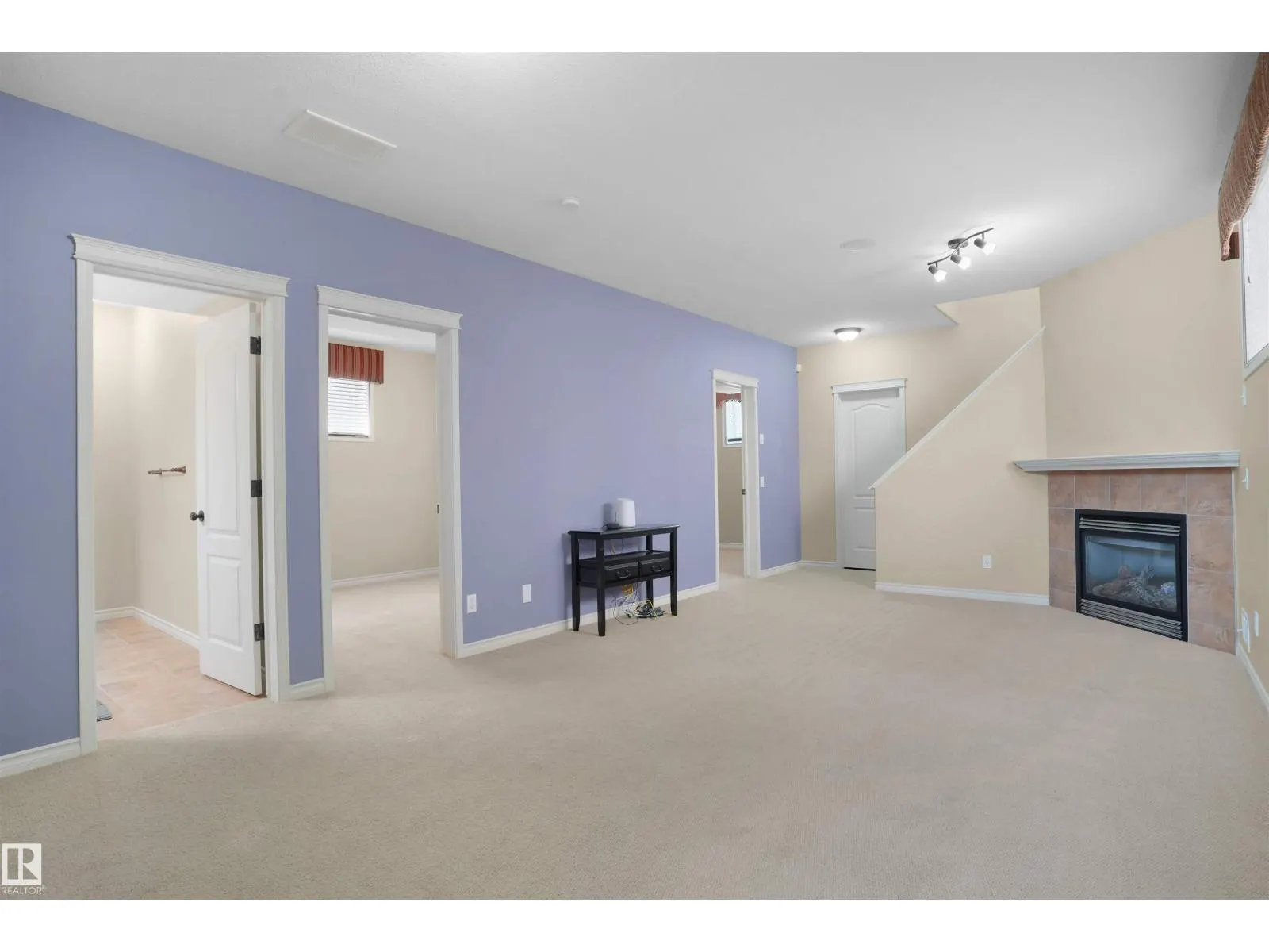 3812 163 AV NW