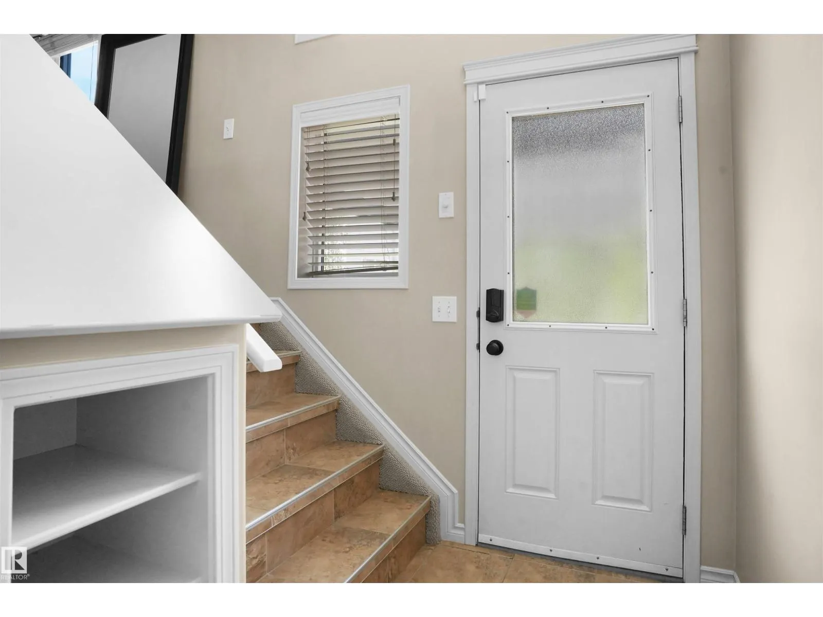 3812 163 AV NW