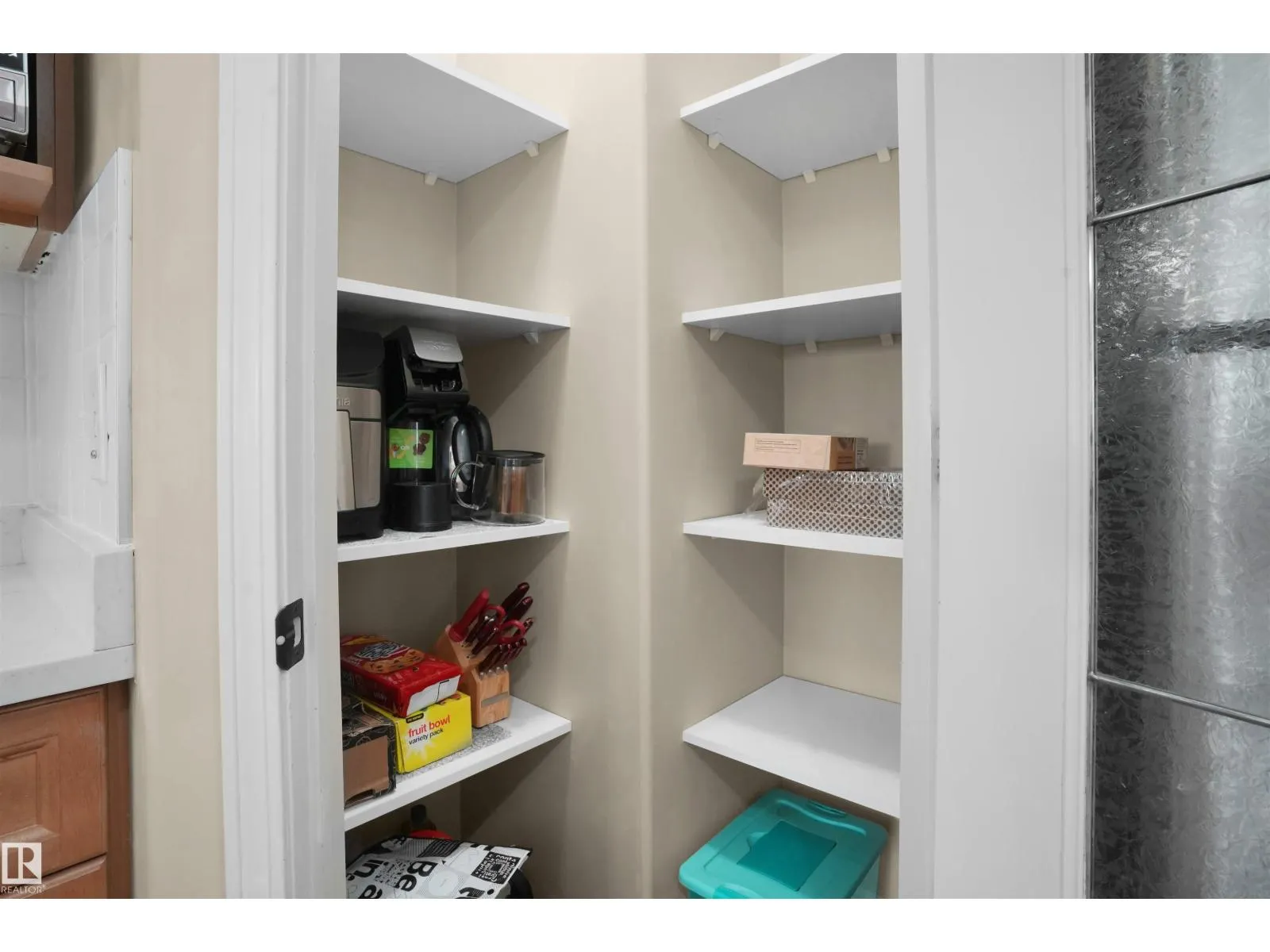 3812 163 AV NW