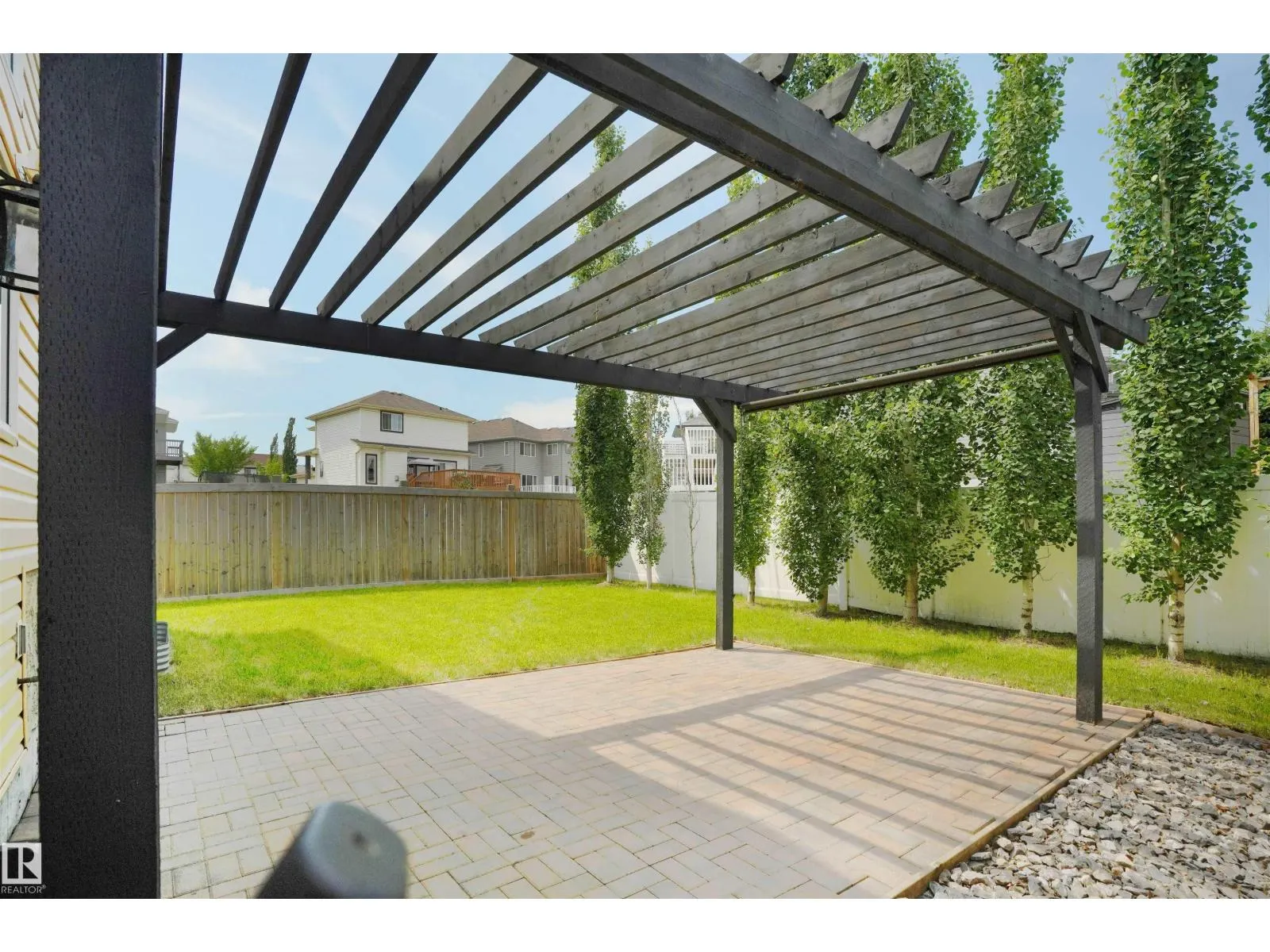 3812 163 AV NW