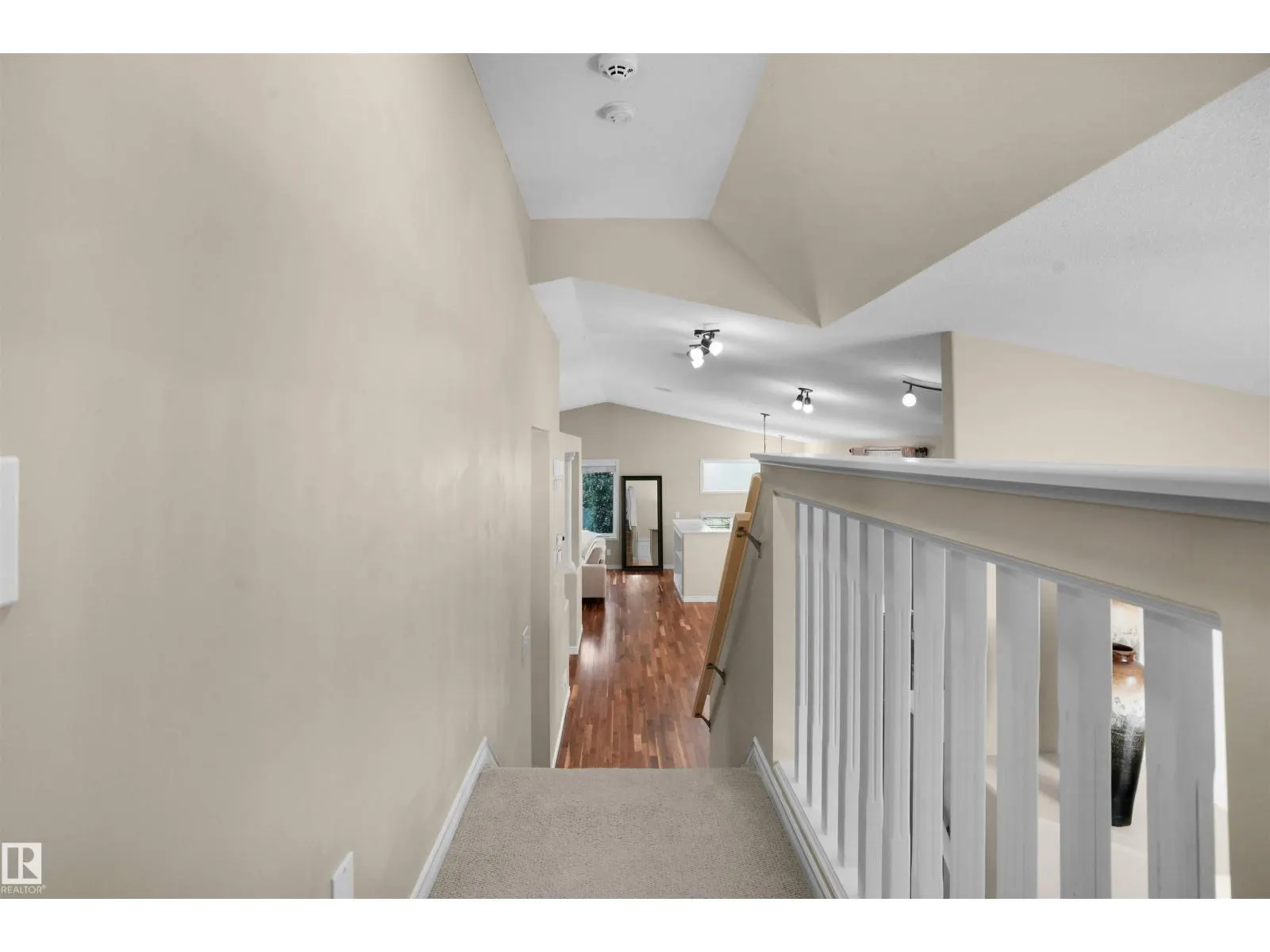 3812 163 AV NW