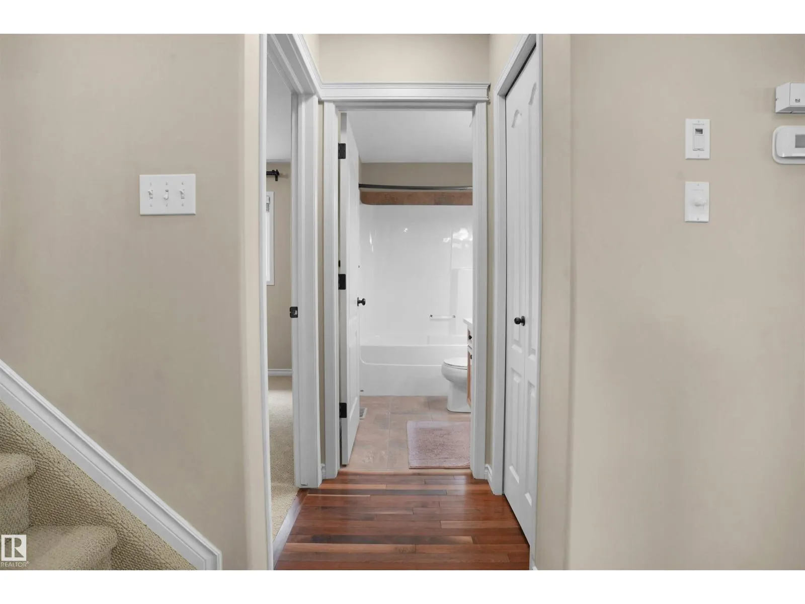 3812 163 AV NW