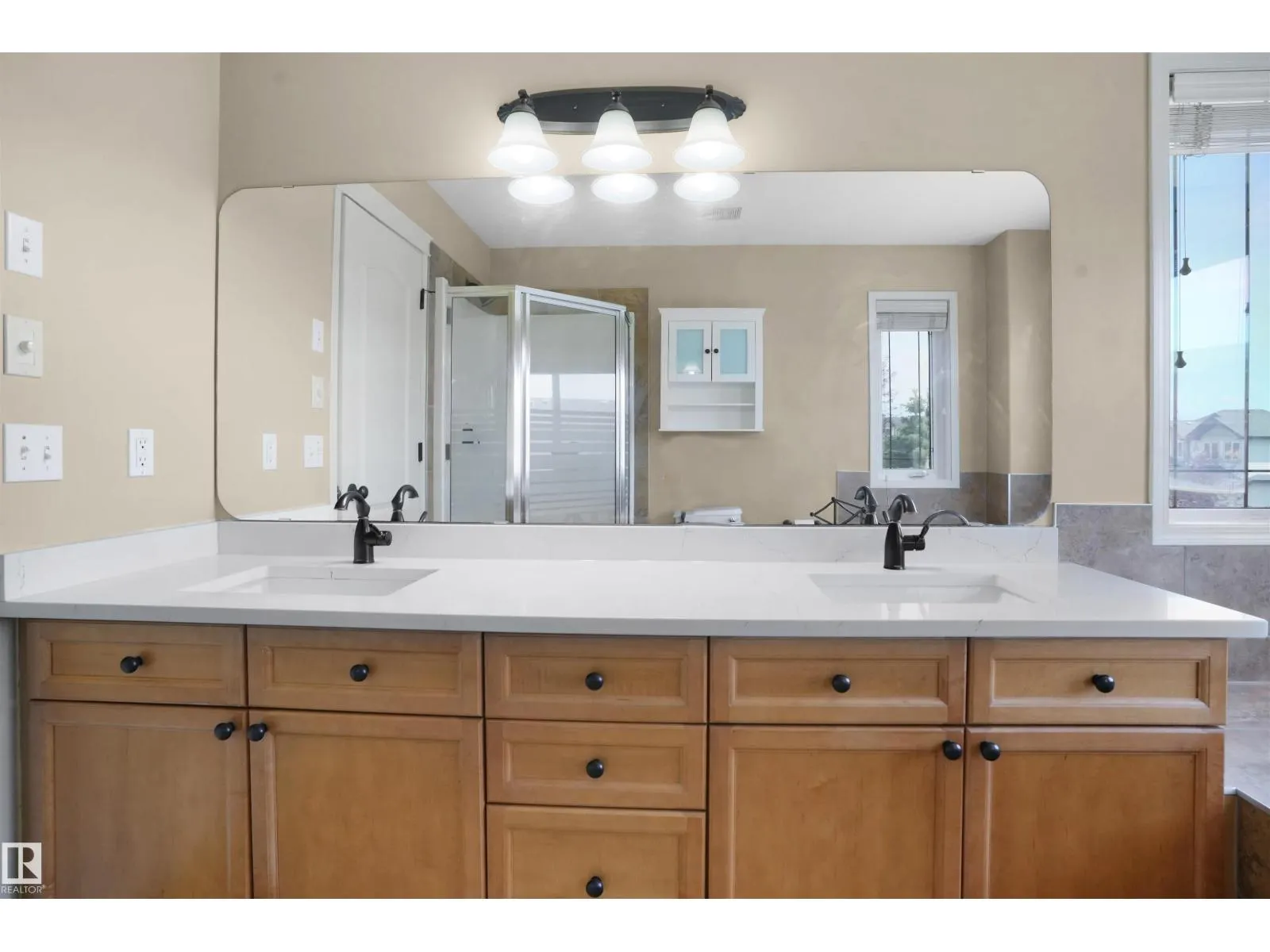 3812 163 AV NW