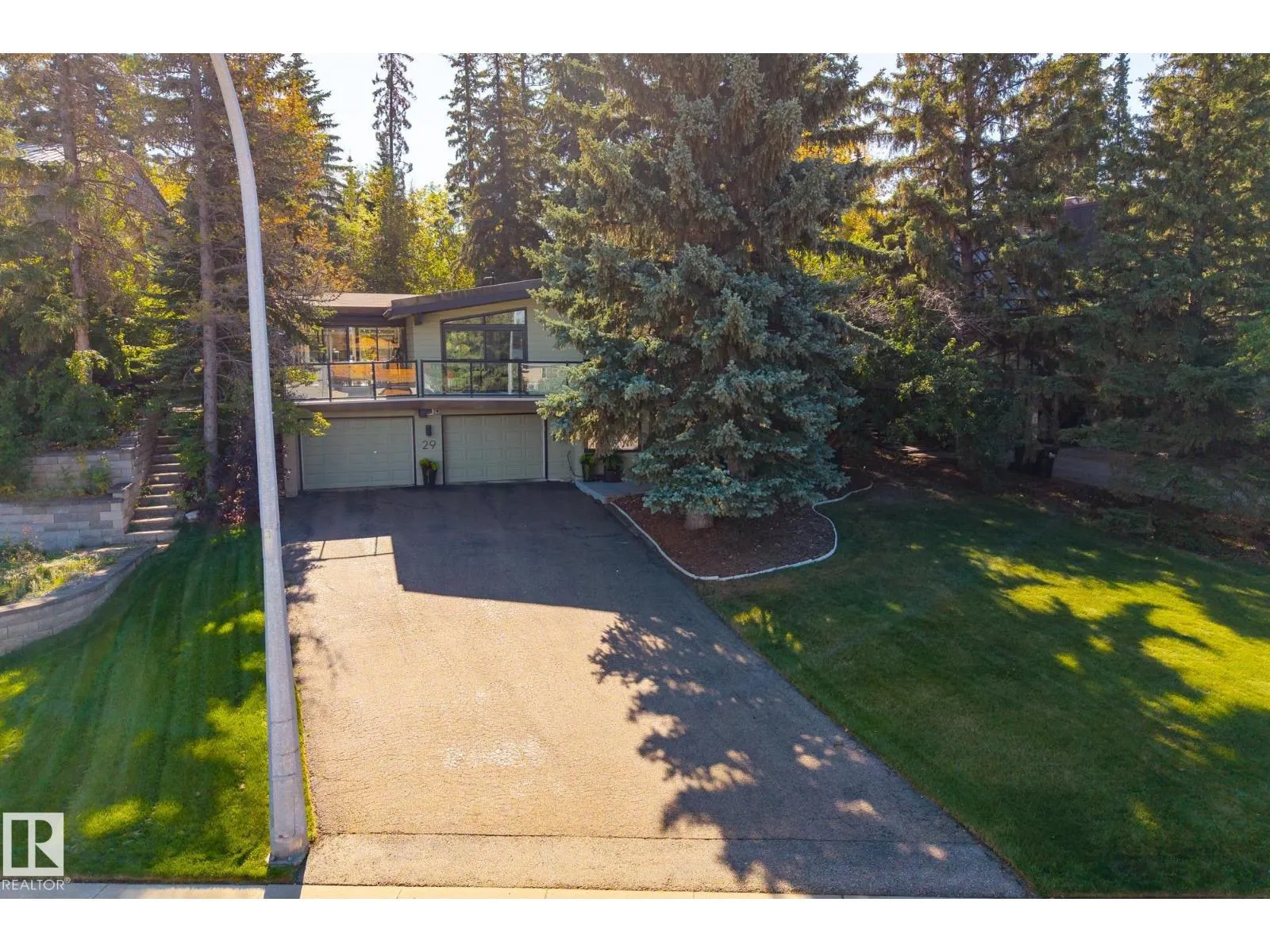 29 MANCHESTER DR