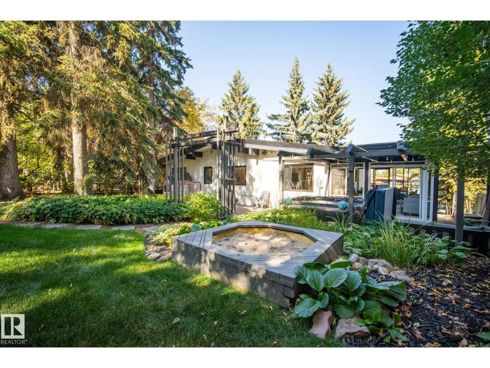 29 MANCHESTER DR