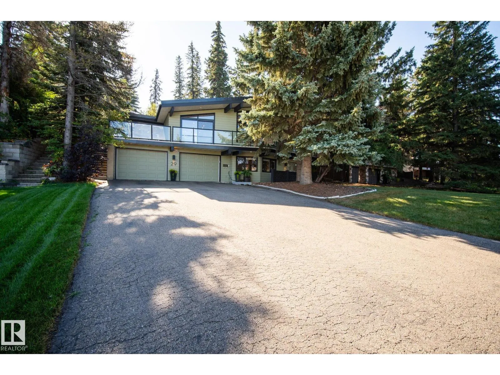 29 MANCHESTER DR
