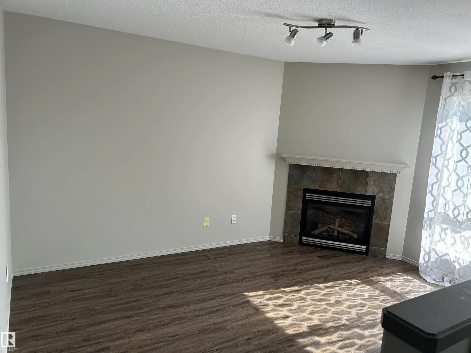 874 HIGHWOOD BV