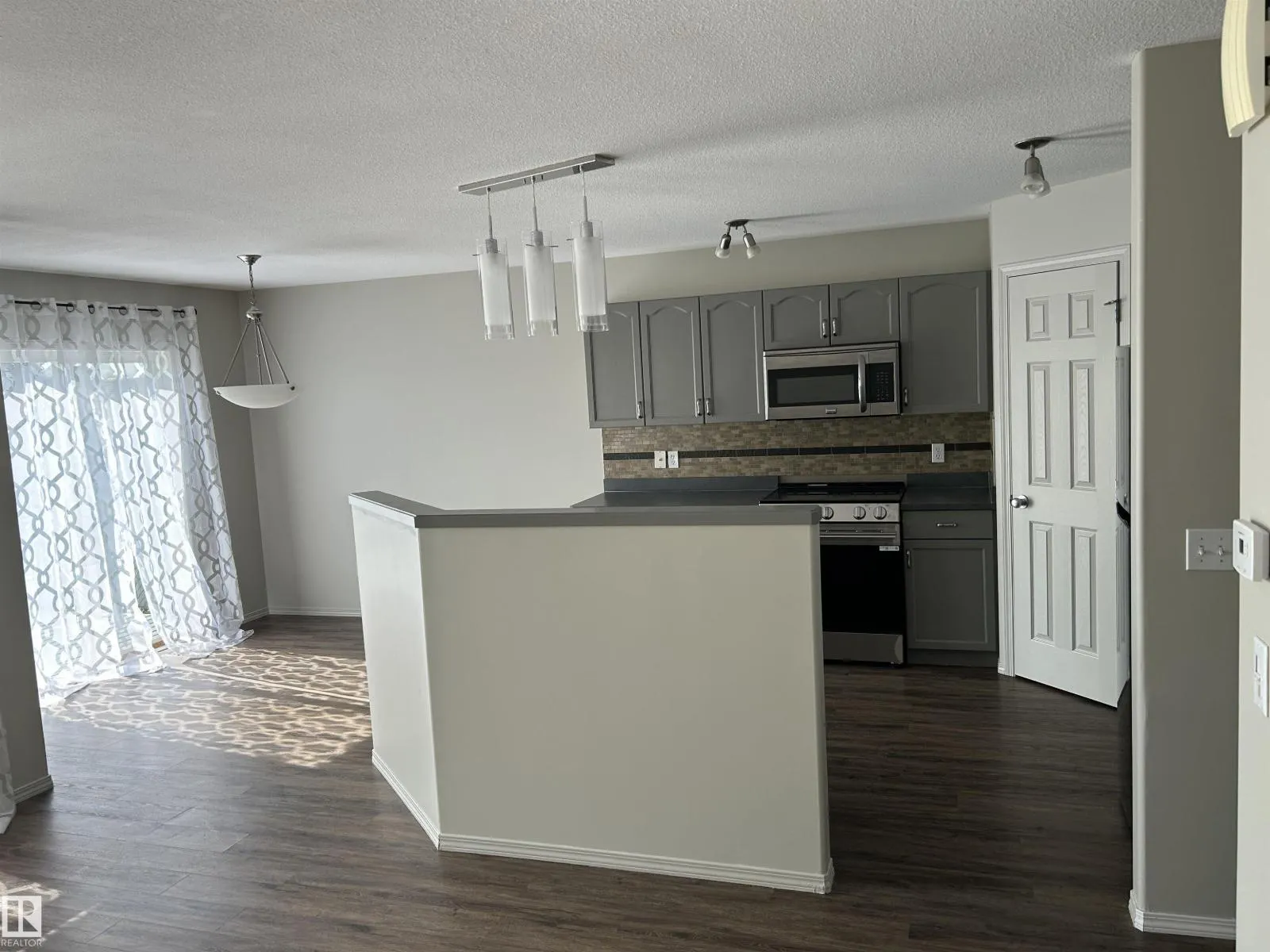 874 HIGHWOOD BV