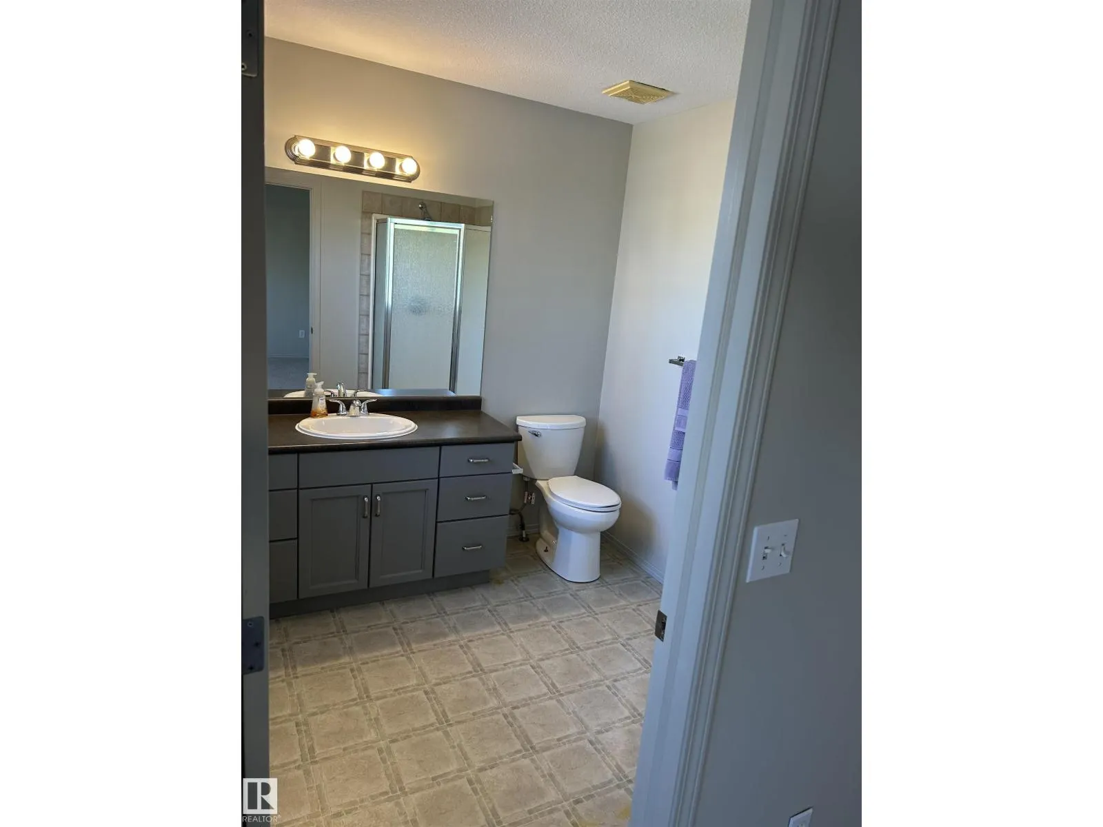 874 HIGHWOOD BV