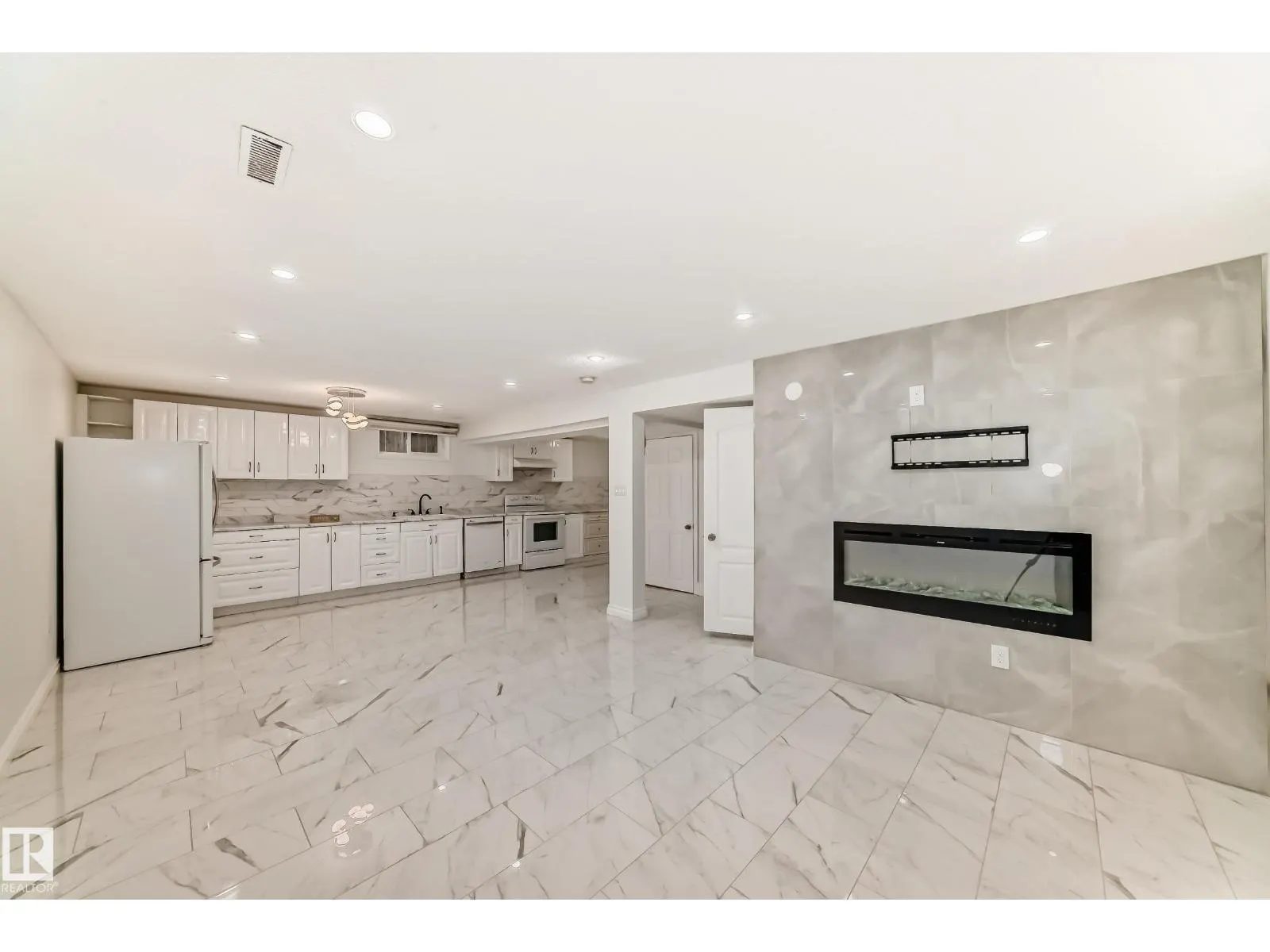 13516 112 ST NW