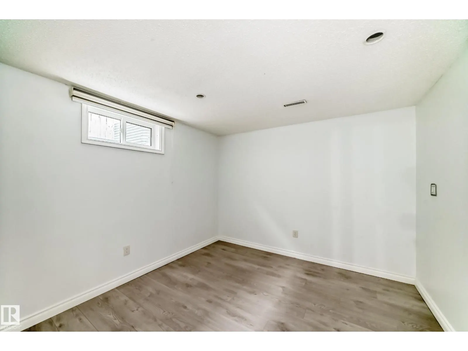 13516 112 ST NW