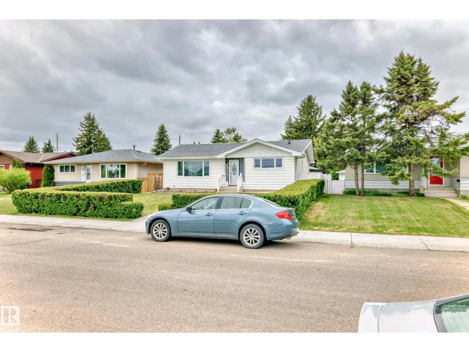 13516 112 ST NW