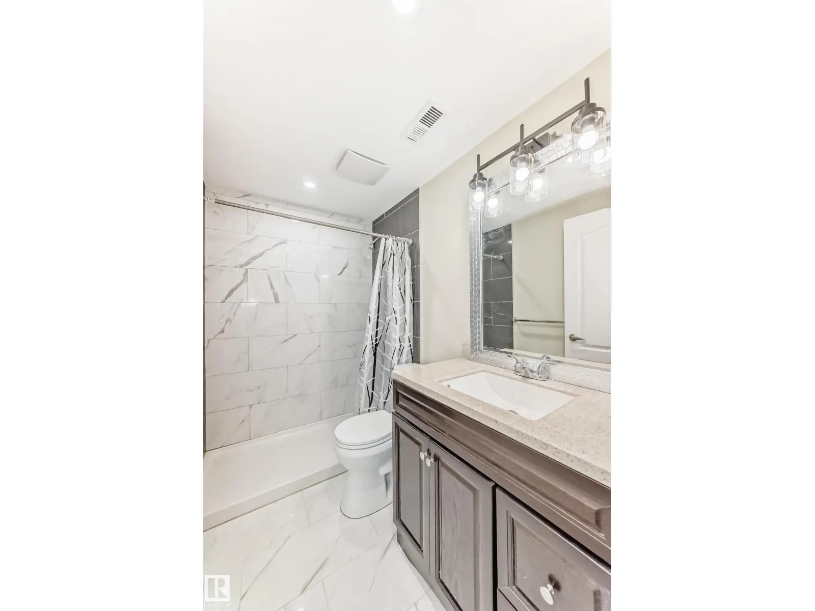 13516 112 ST NW