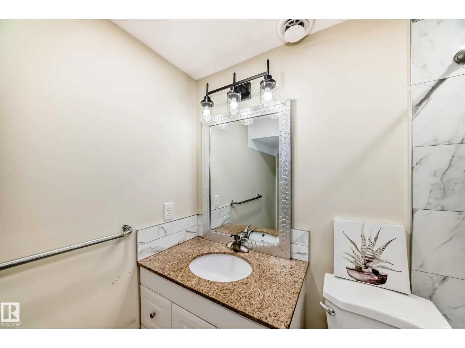 13516 112 ST NW