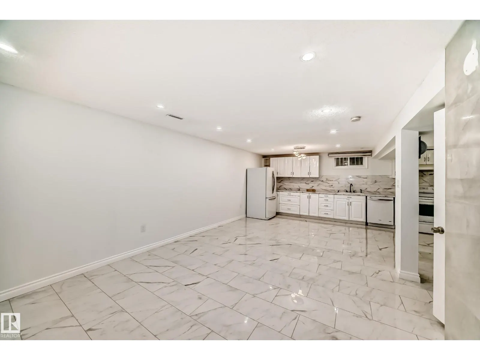 13516 112 ST NW