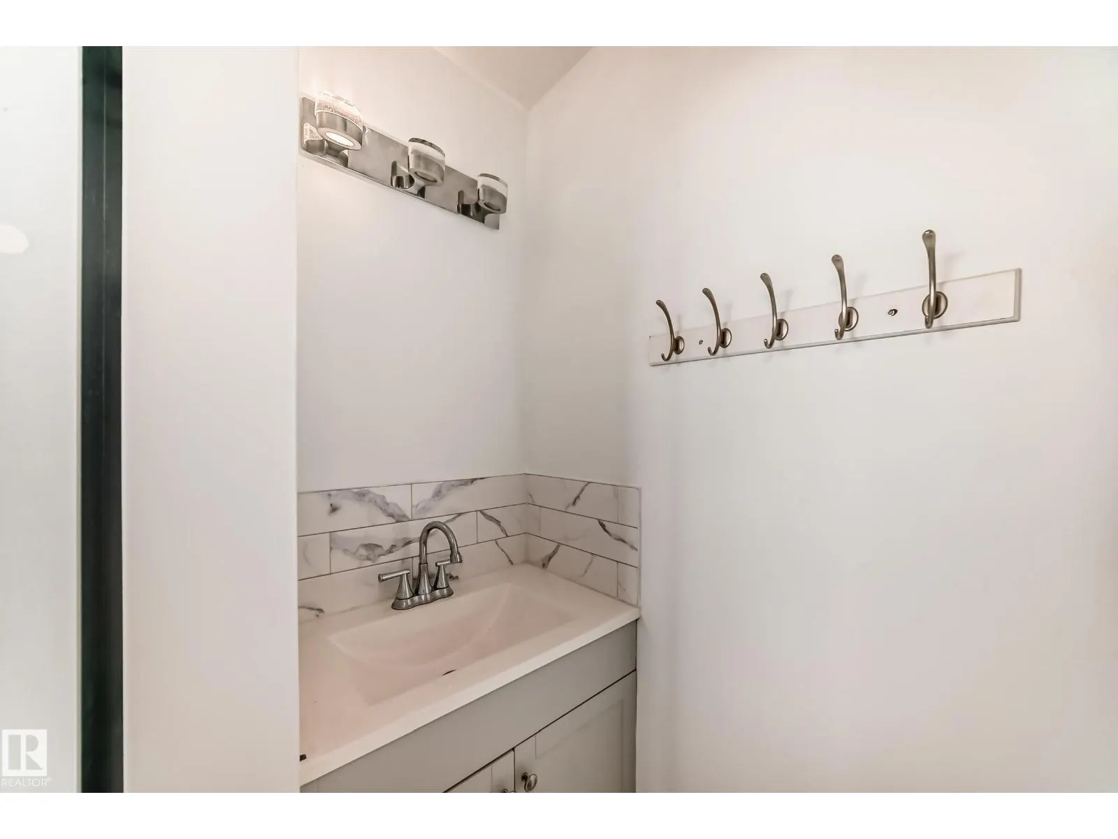 13516 112 ST NW