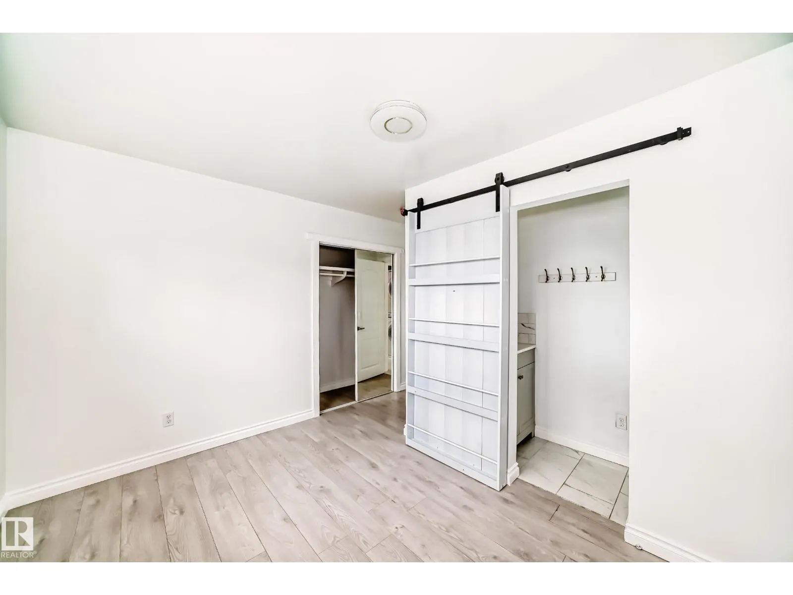 13516 112 ST NW