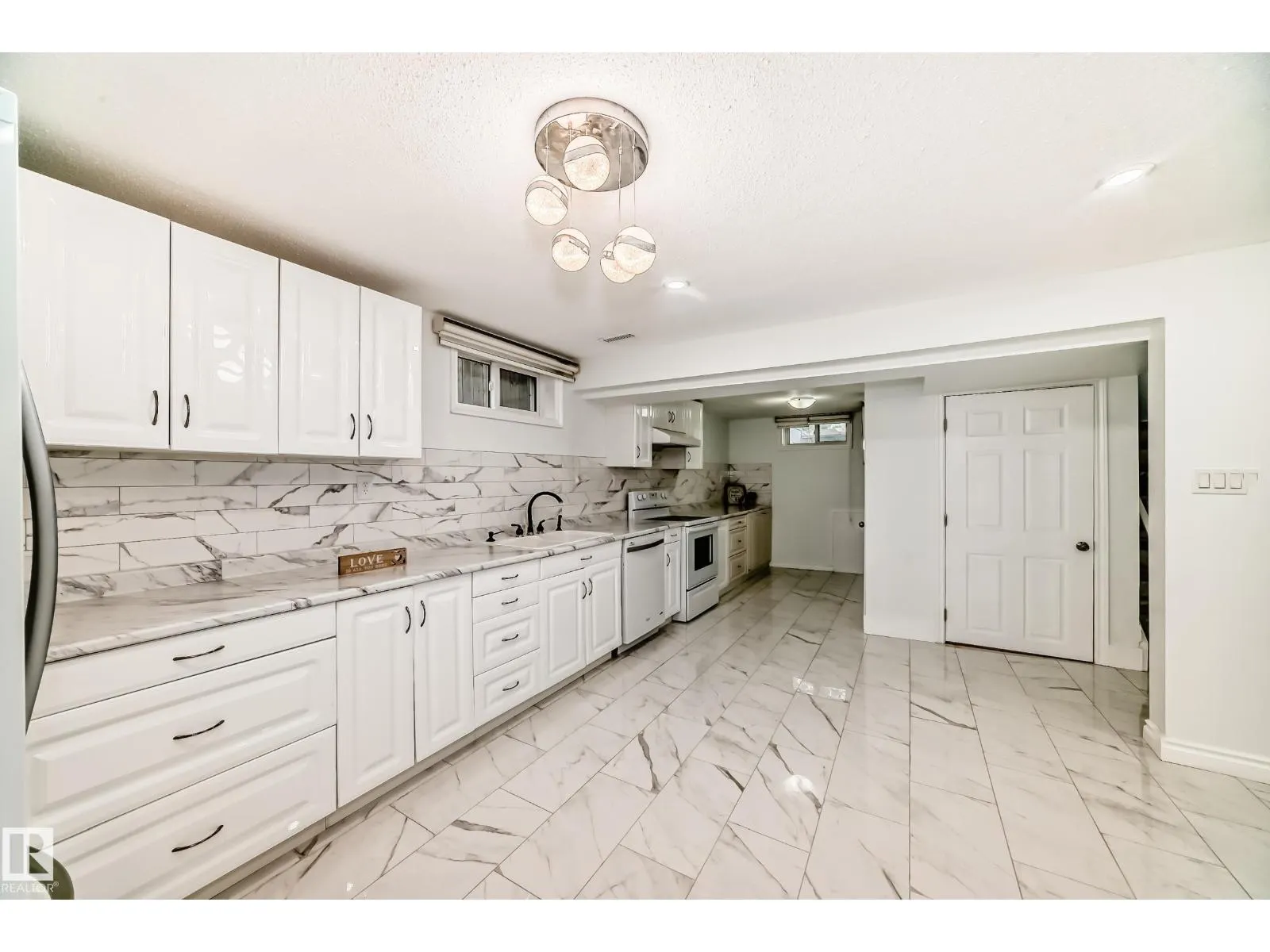 13516 112 ST NW