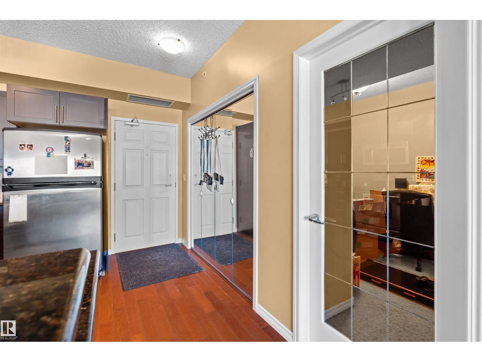 #802 10303 111 ST NW