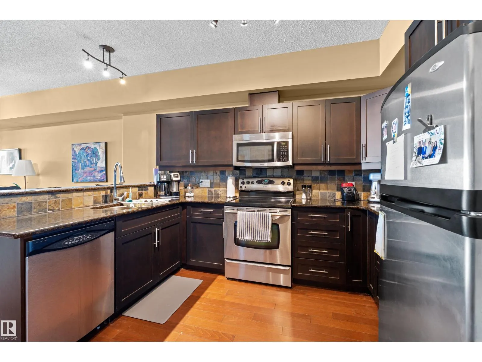 #802 10303 111 ST NW