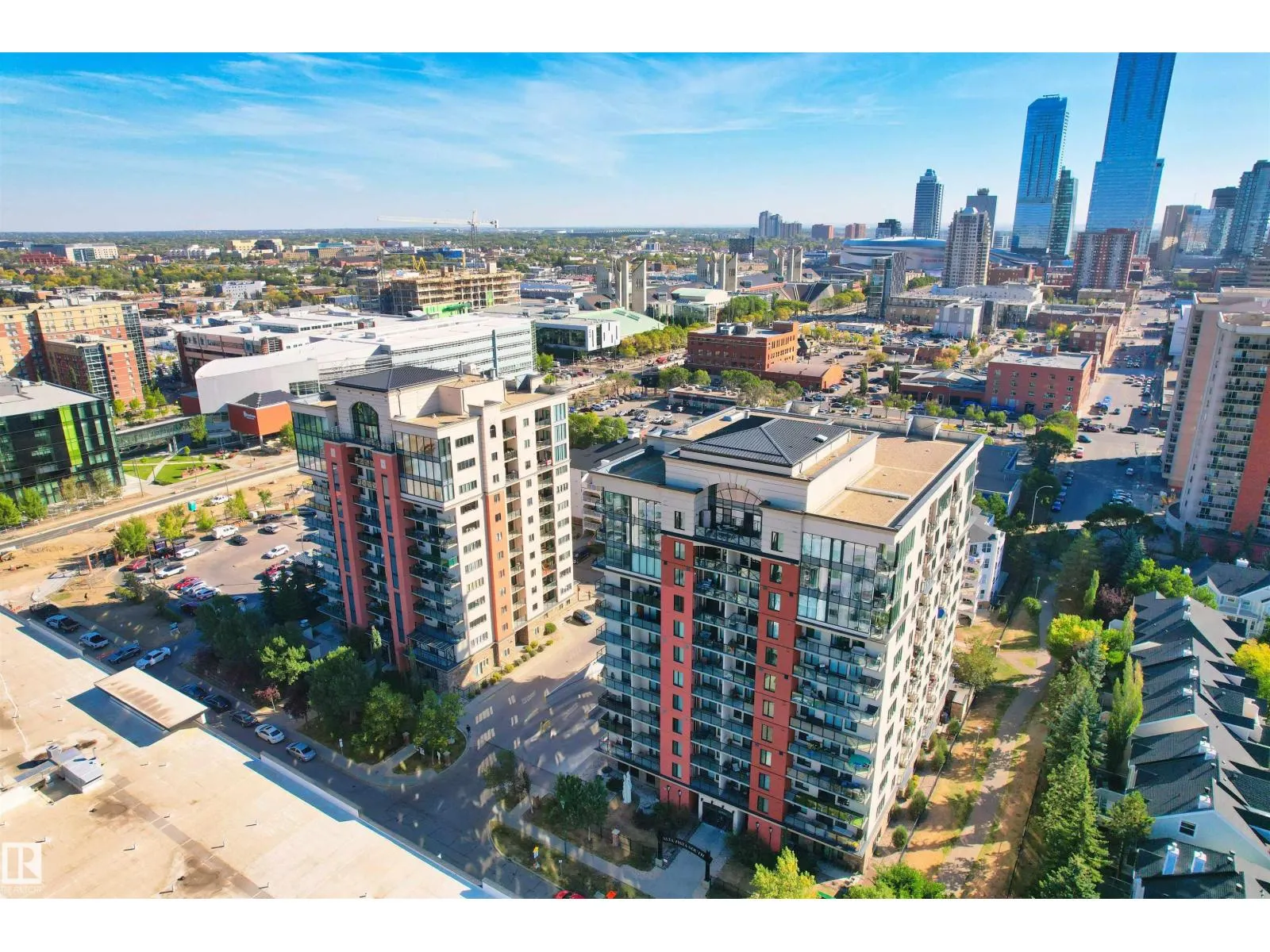 #802 10303 111 ST NW
