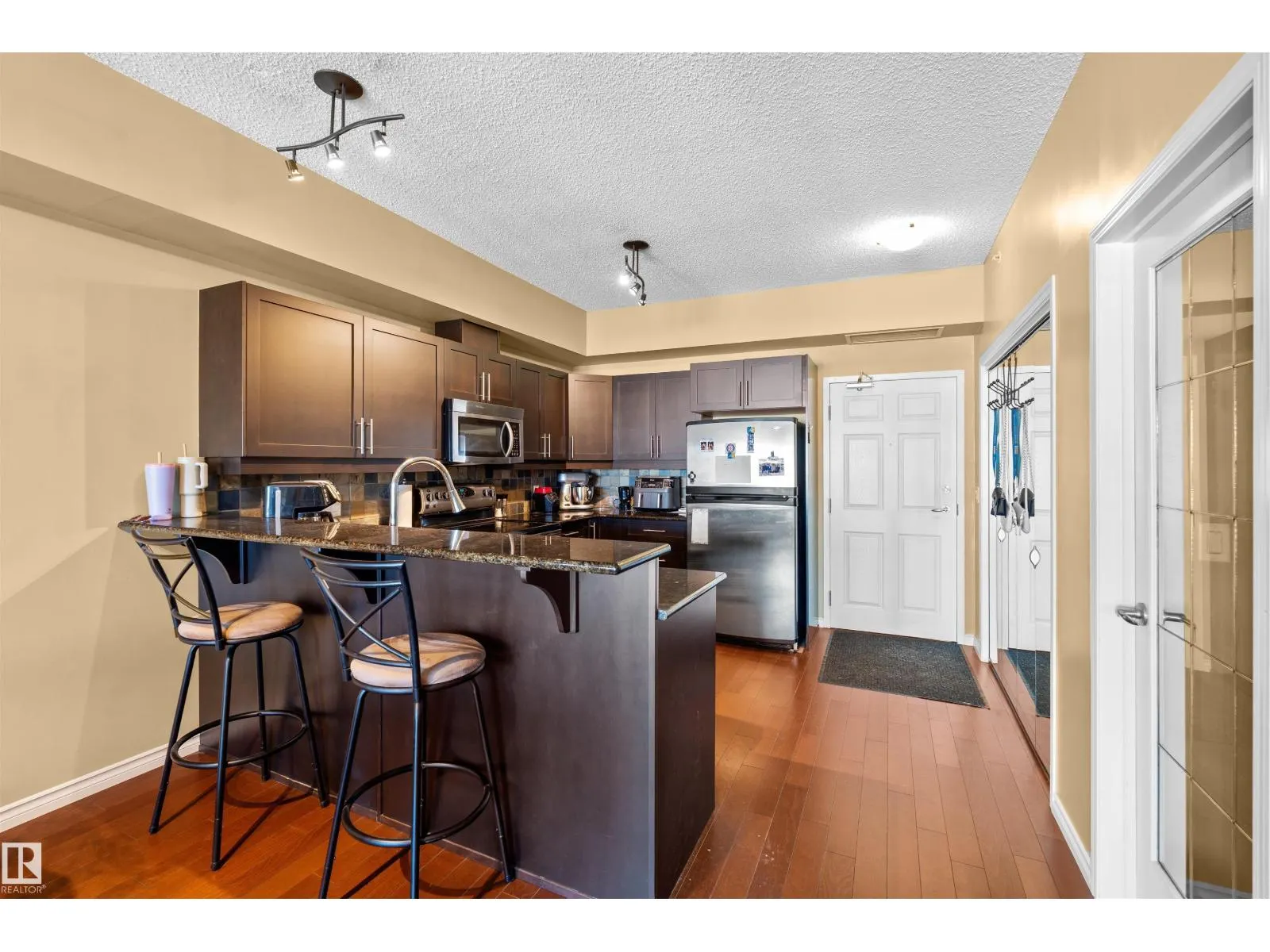 #802 10303 111 ST NW