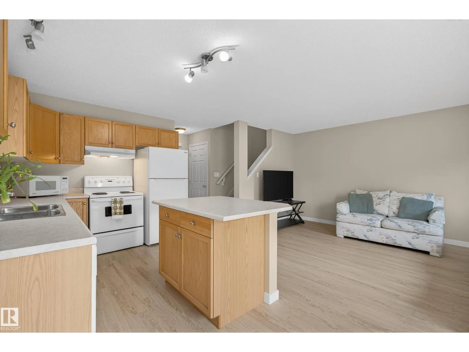 #64 2021 GRANTHAM CT NW