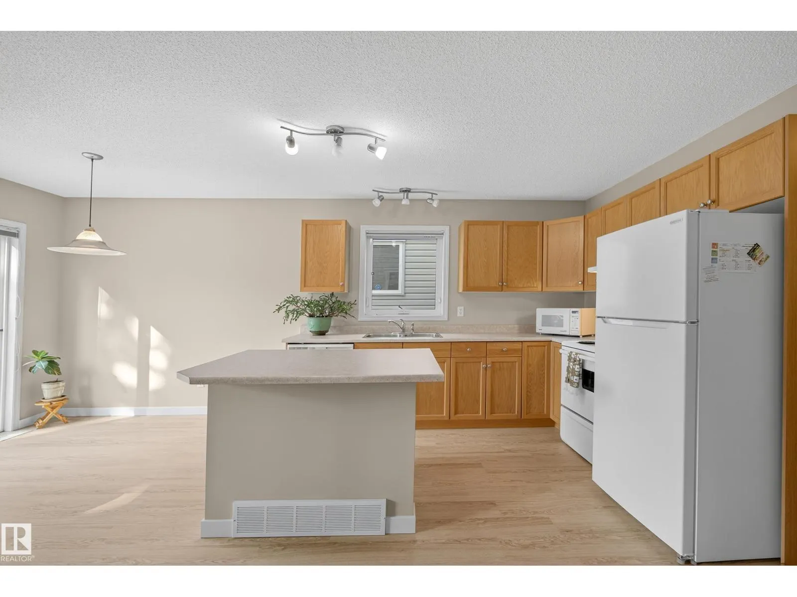 #64 2021 GRANTHAM CT NW