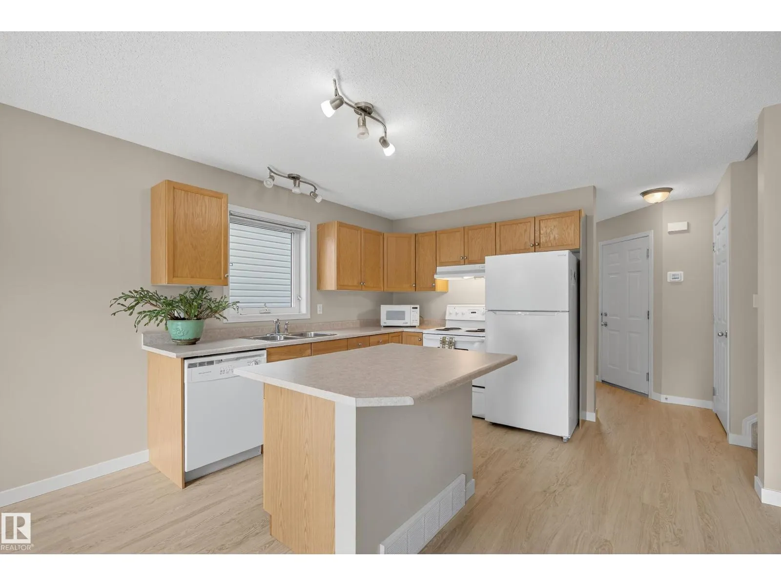 #64 2021 GRANTHAM CT NW