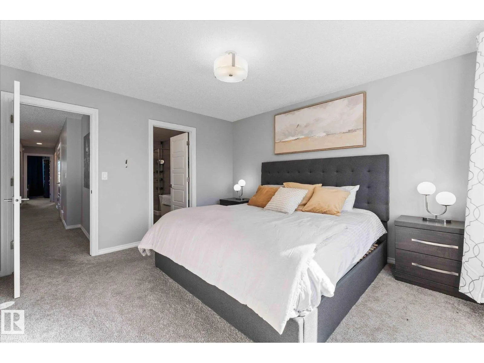 22047 93 AV NW