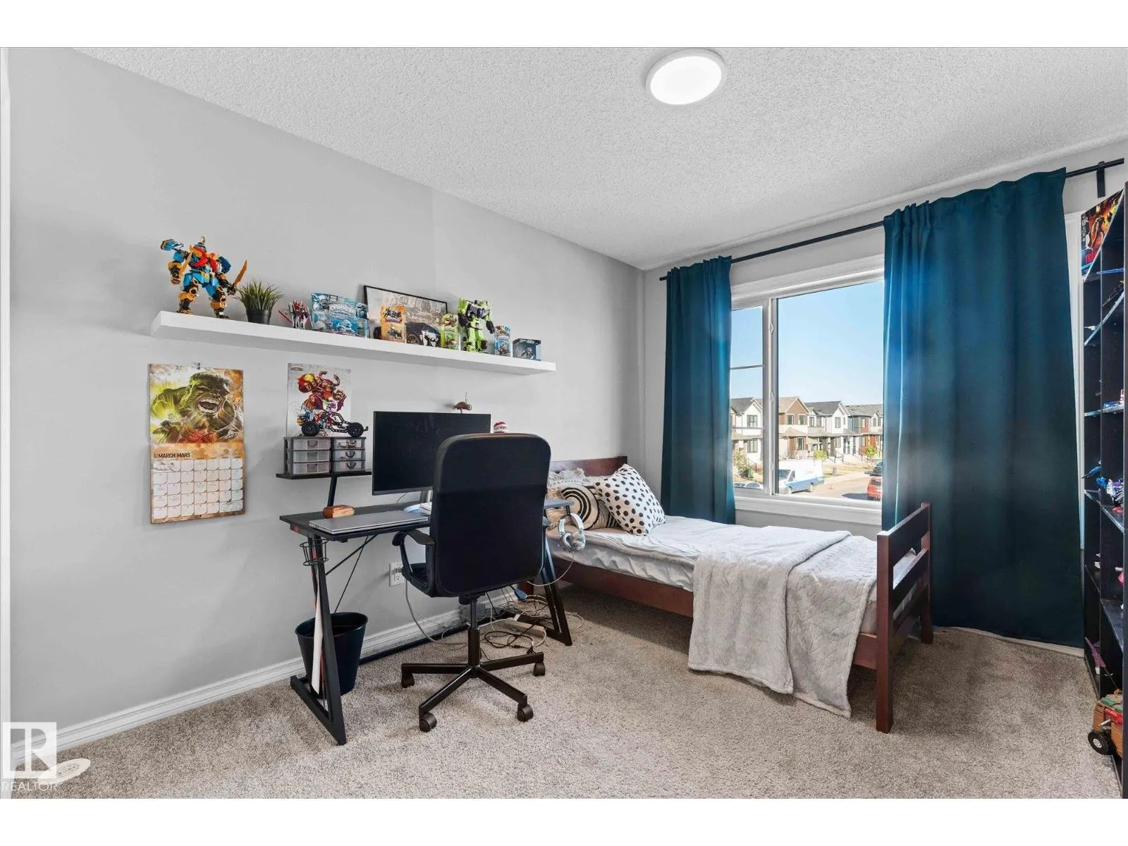 22047 93 AV NW