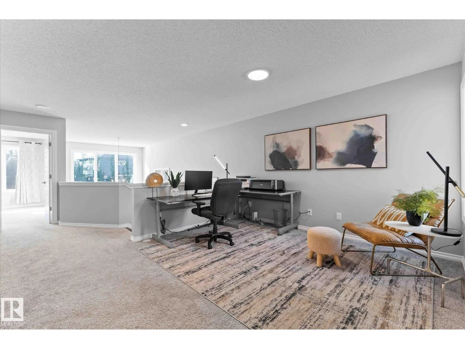 22047 93 AV NW
