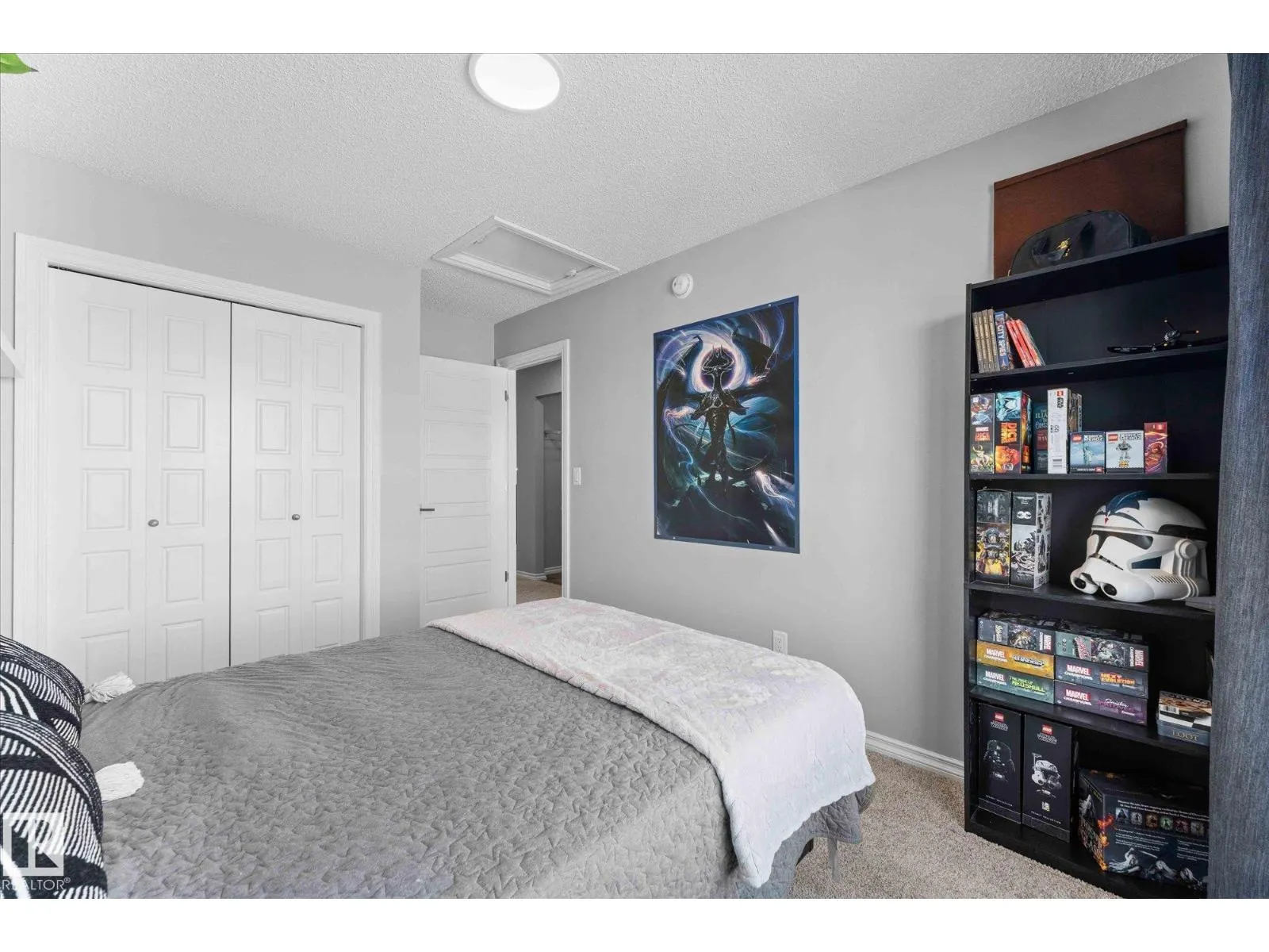 22047 93 AV NW