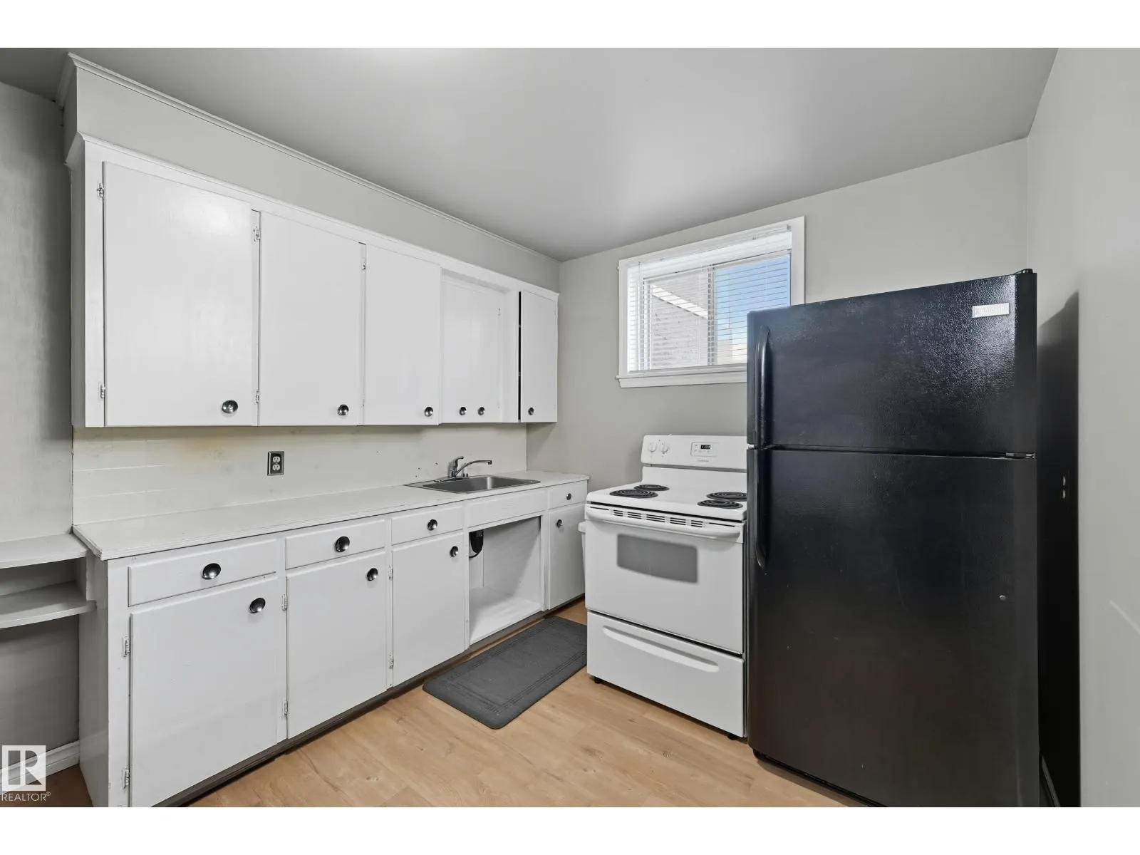11908 71 ST NW