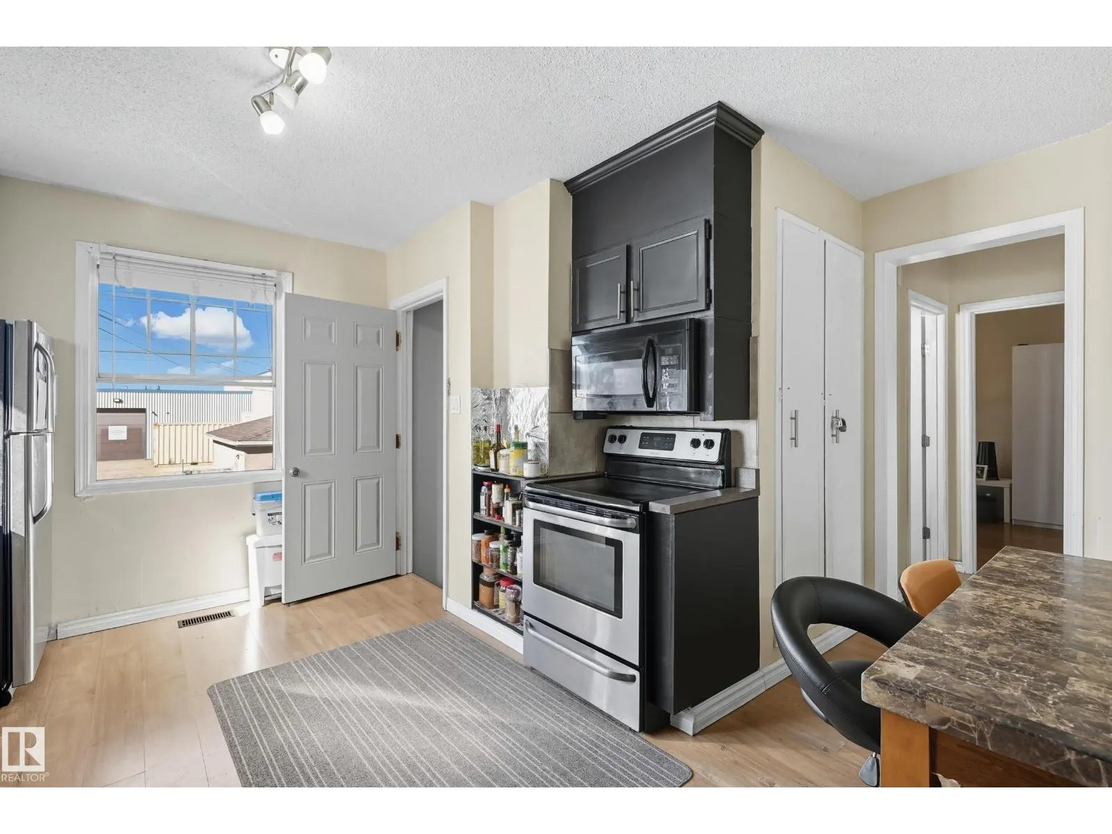 11908 71 ST NW