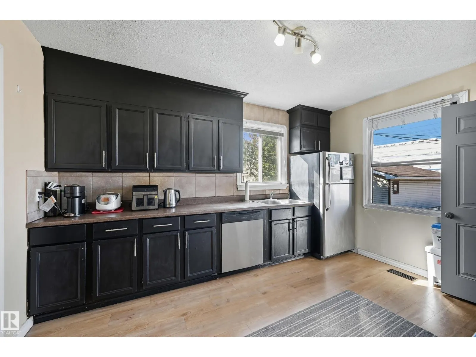 11908 71 ST NW
