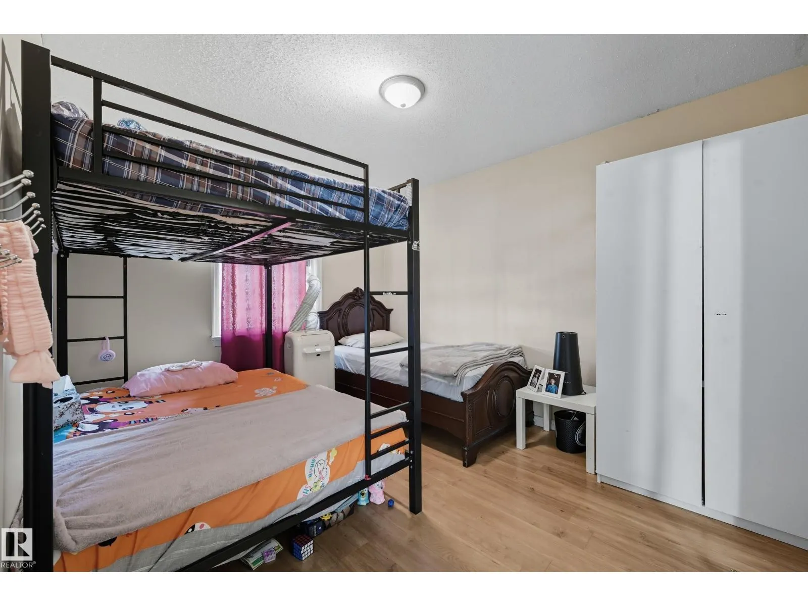 11908 71 ST NW