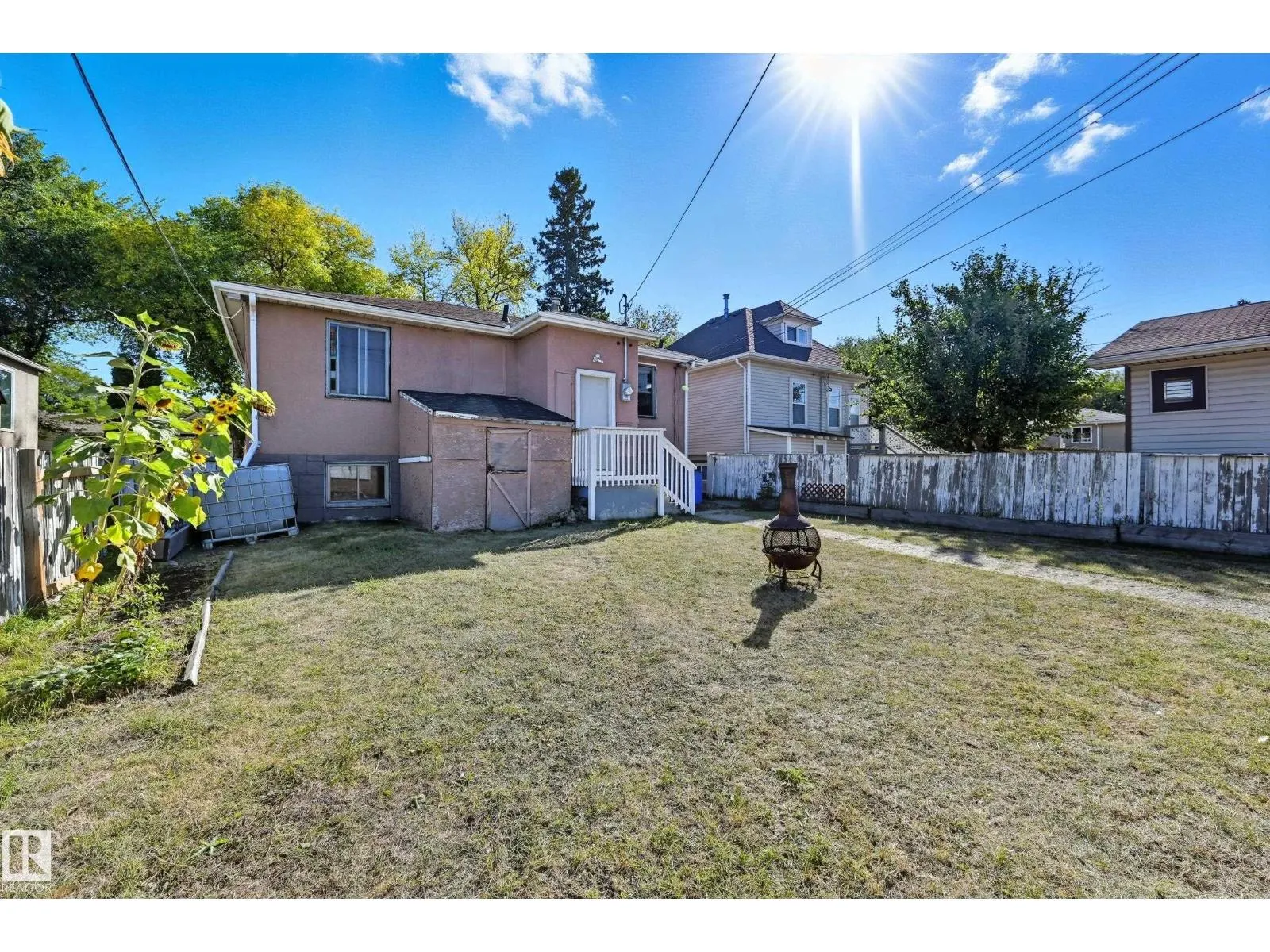 11908 71 ST NW