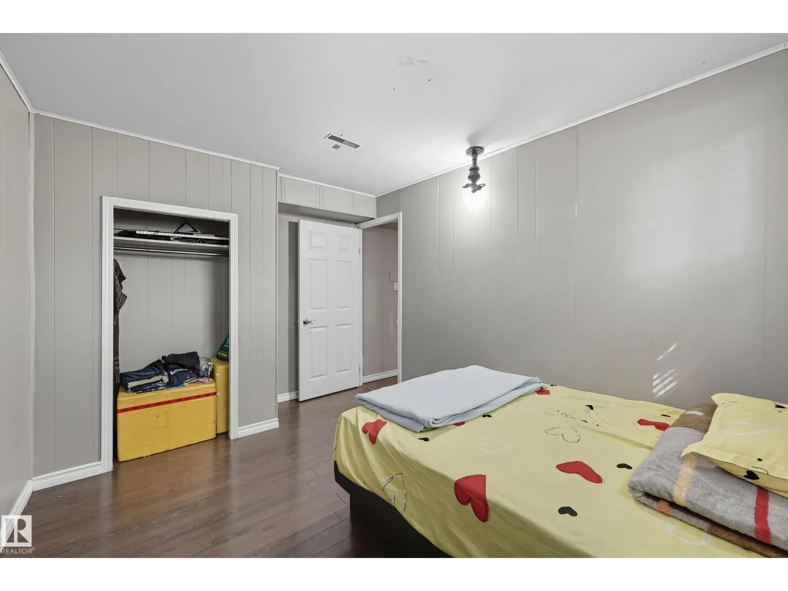 11908 71 ST NW