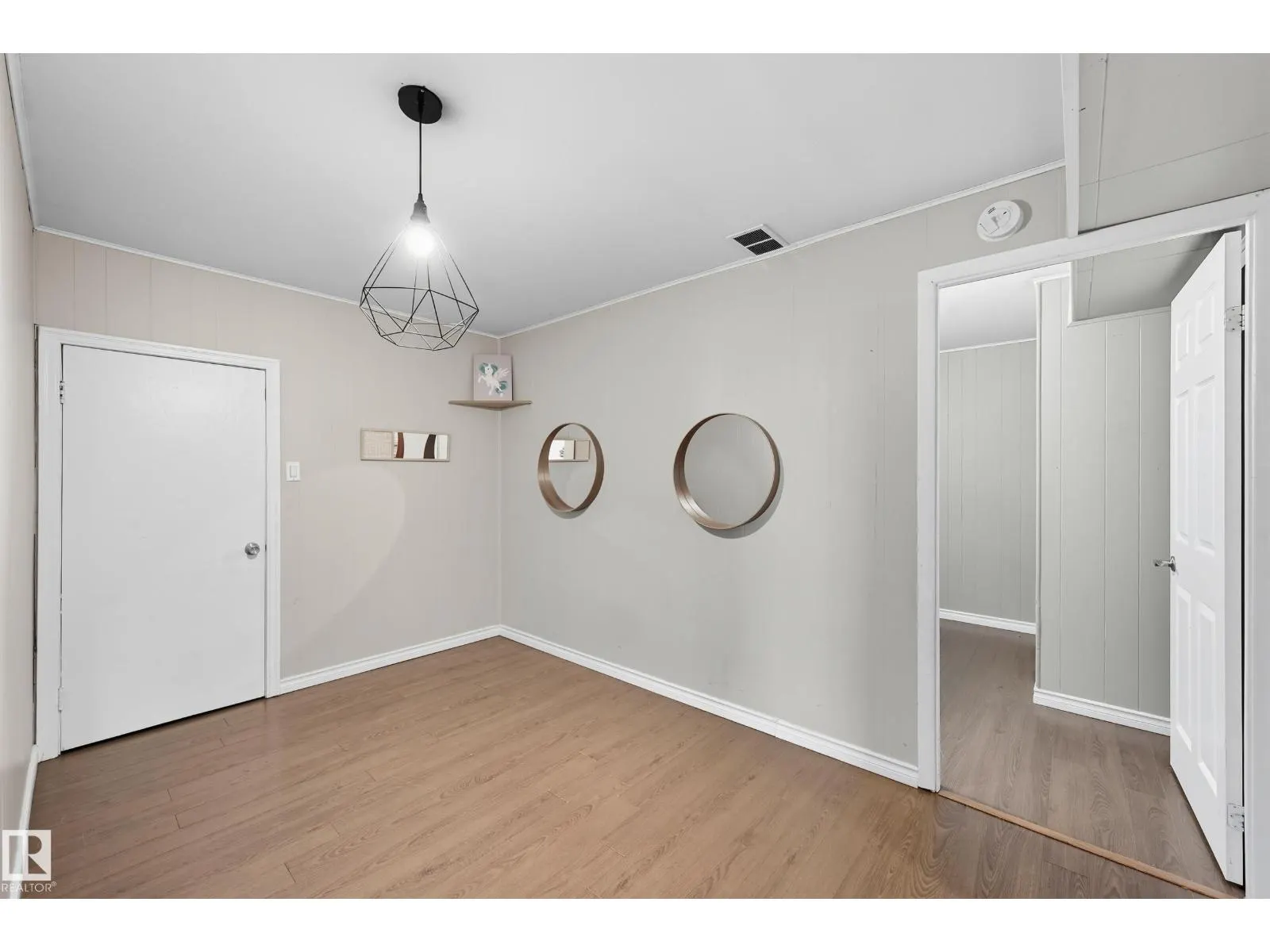 11908 71 ST NW