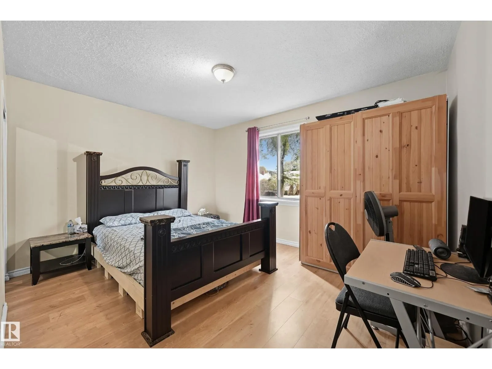 11908 71 ST NW