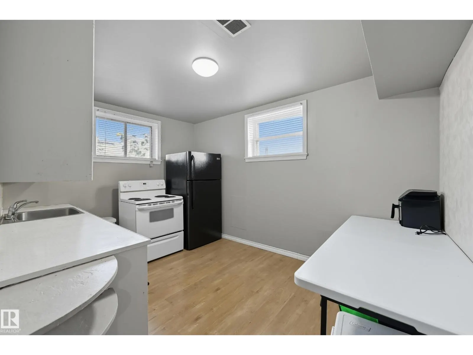 11908 71 ST NW